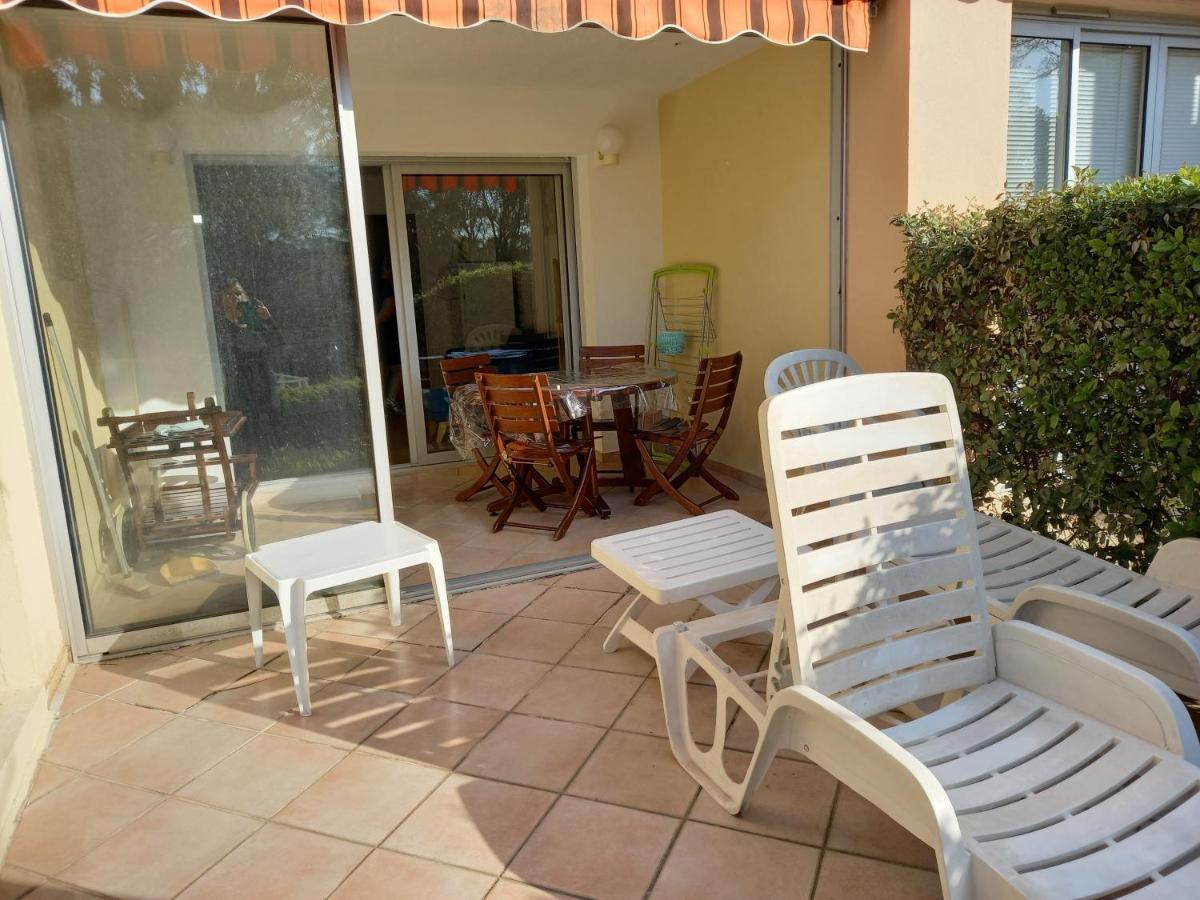 Les Hauts Du Golf Rez De Jardin Piscine Tennis Сен-Рафаэль Экстерьер фото